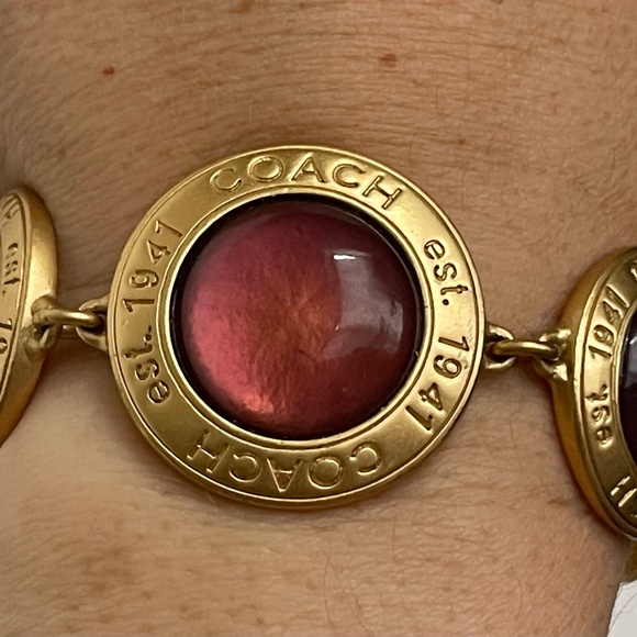 Coach est. 1941 light burgundy cabochon, matte gold, satin gold  link bracelet - Picture 1 of 10